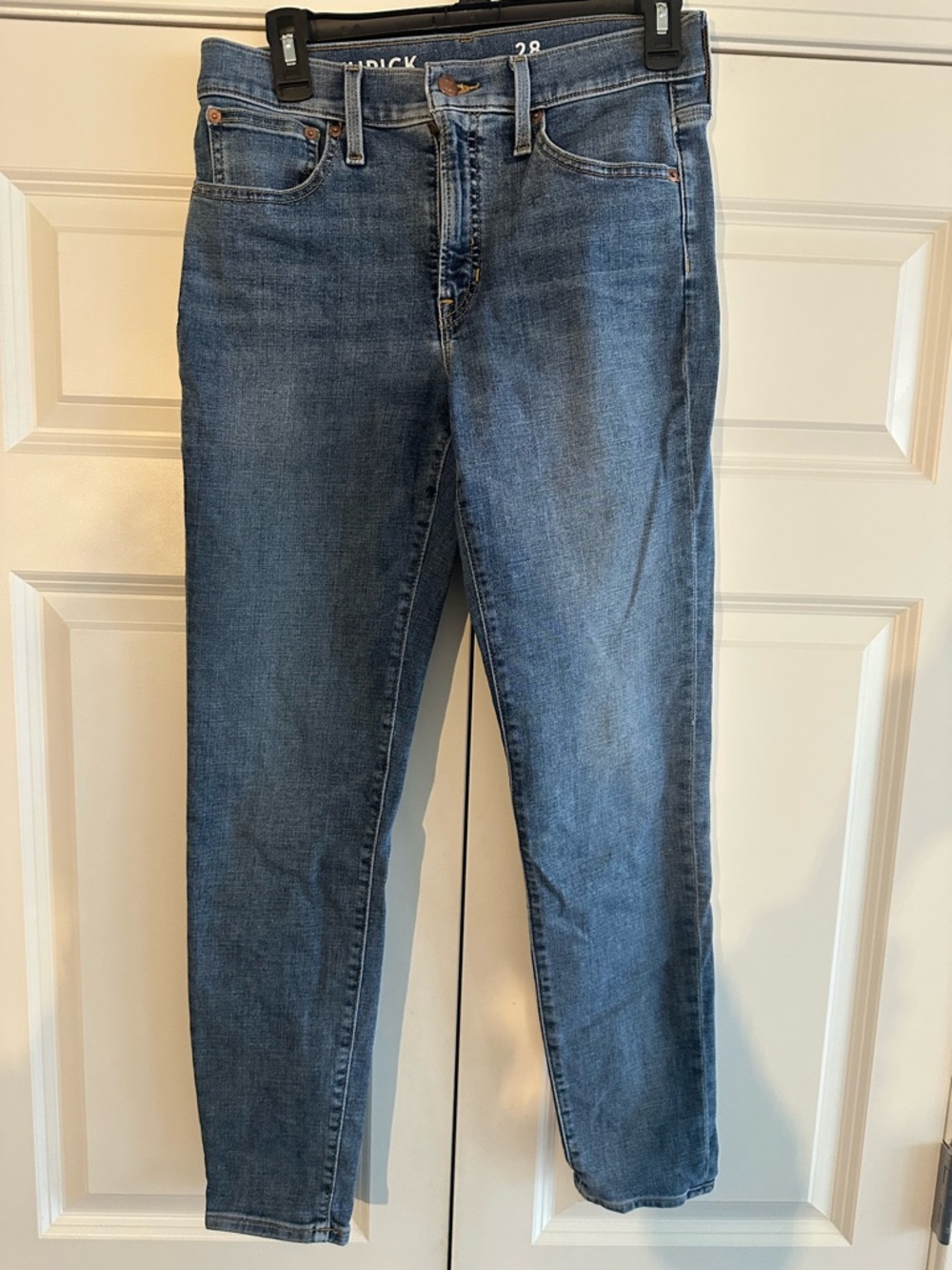 Madewell medium  wash toothpick jeans. Size 28